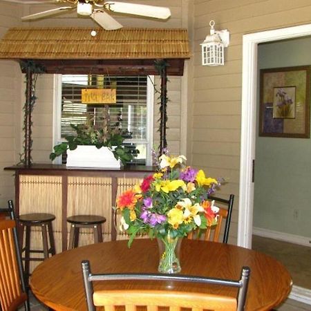 Spruce Hill Inn & Cottages Mansfield Habitación foto