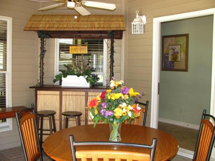 Spruce Hill Inn & Cottages Mansfield Habitación foto