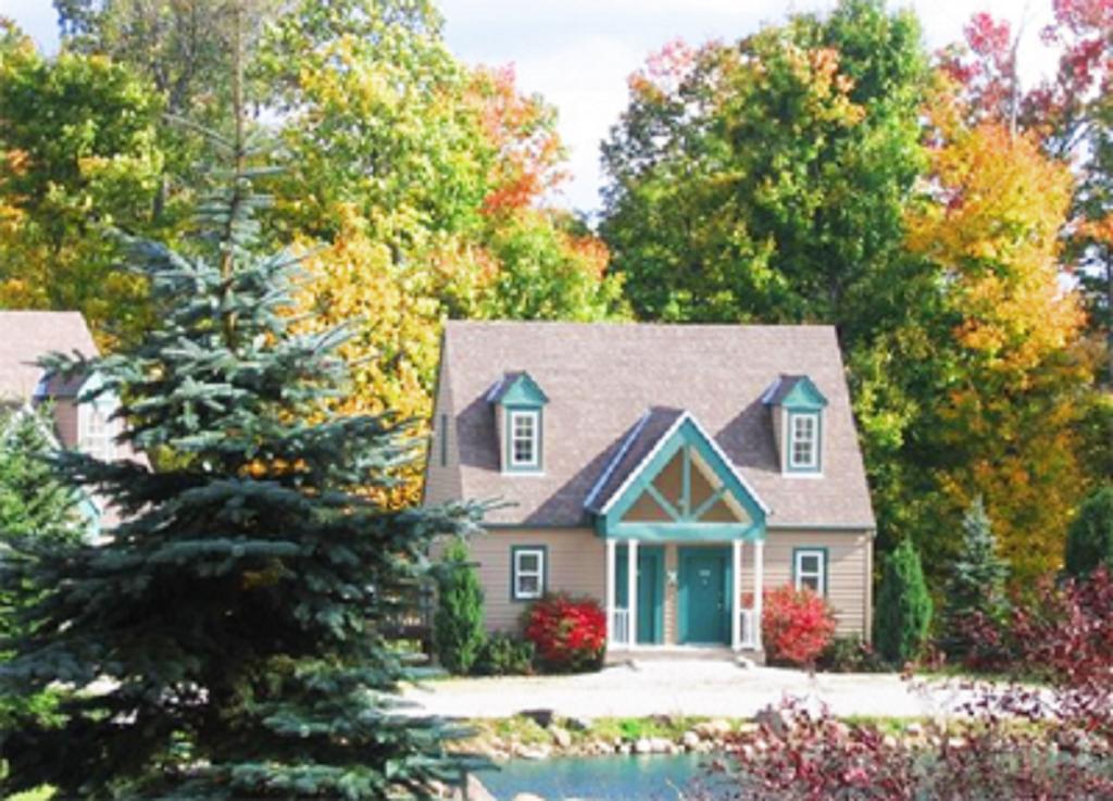 Spruce Hill Inn & Cottages Mansfield Habitación foto