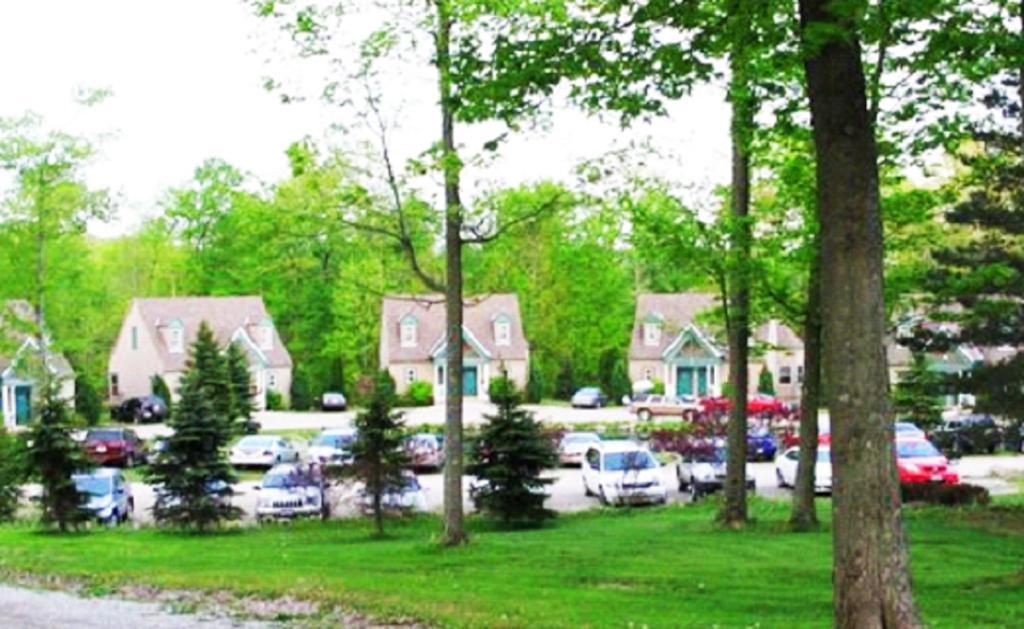 Spruce Hill Inn & Cottages Mansfield Habitación foto